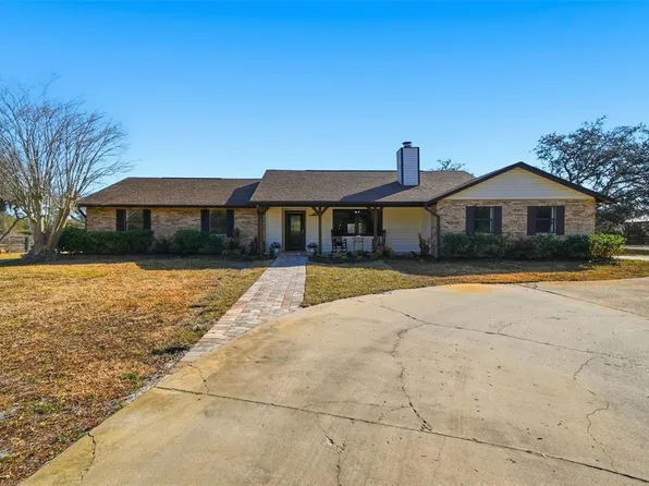 370 Sand Pine Pl, Geneva, FL 32732