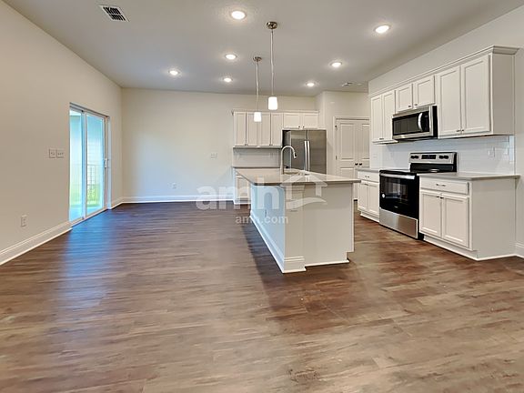 5th image of 541 Onate Cir