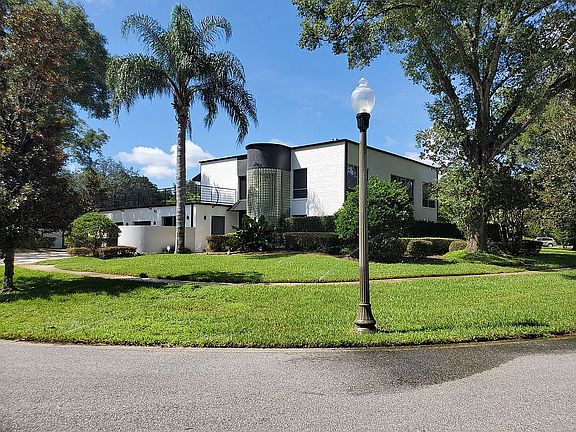 2nd image of 515 Woodstead Ct