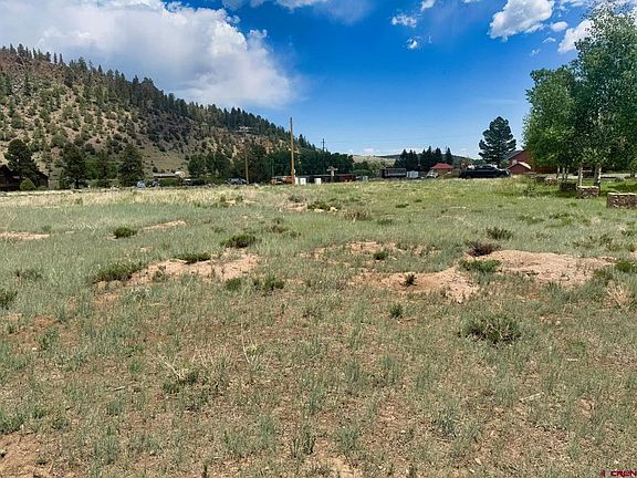 3rd image of 7 Cottonwood Drive