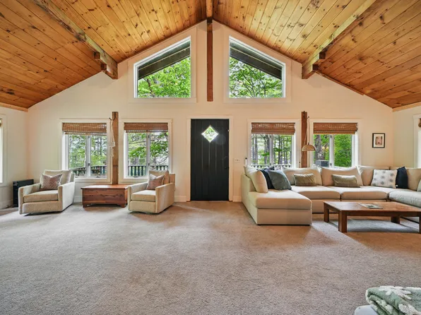 14 Greenleaf Lane, Monmouth, ME 04259