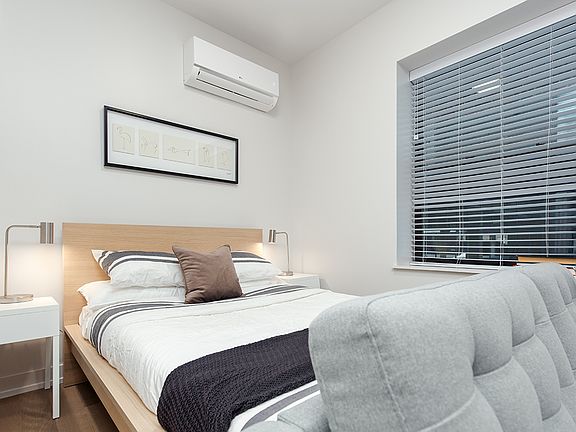 5th image of 6019 N Winthrop Ave #304