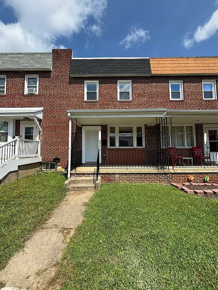 3 bed, 1.0 bath, $2,500 — Photo 1