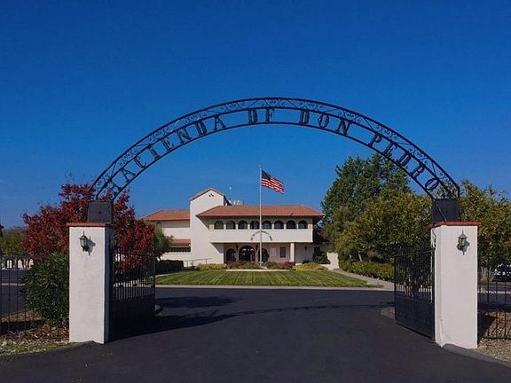3rd image of 9749 Hernandez Dr