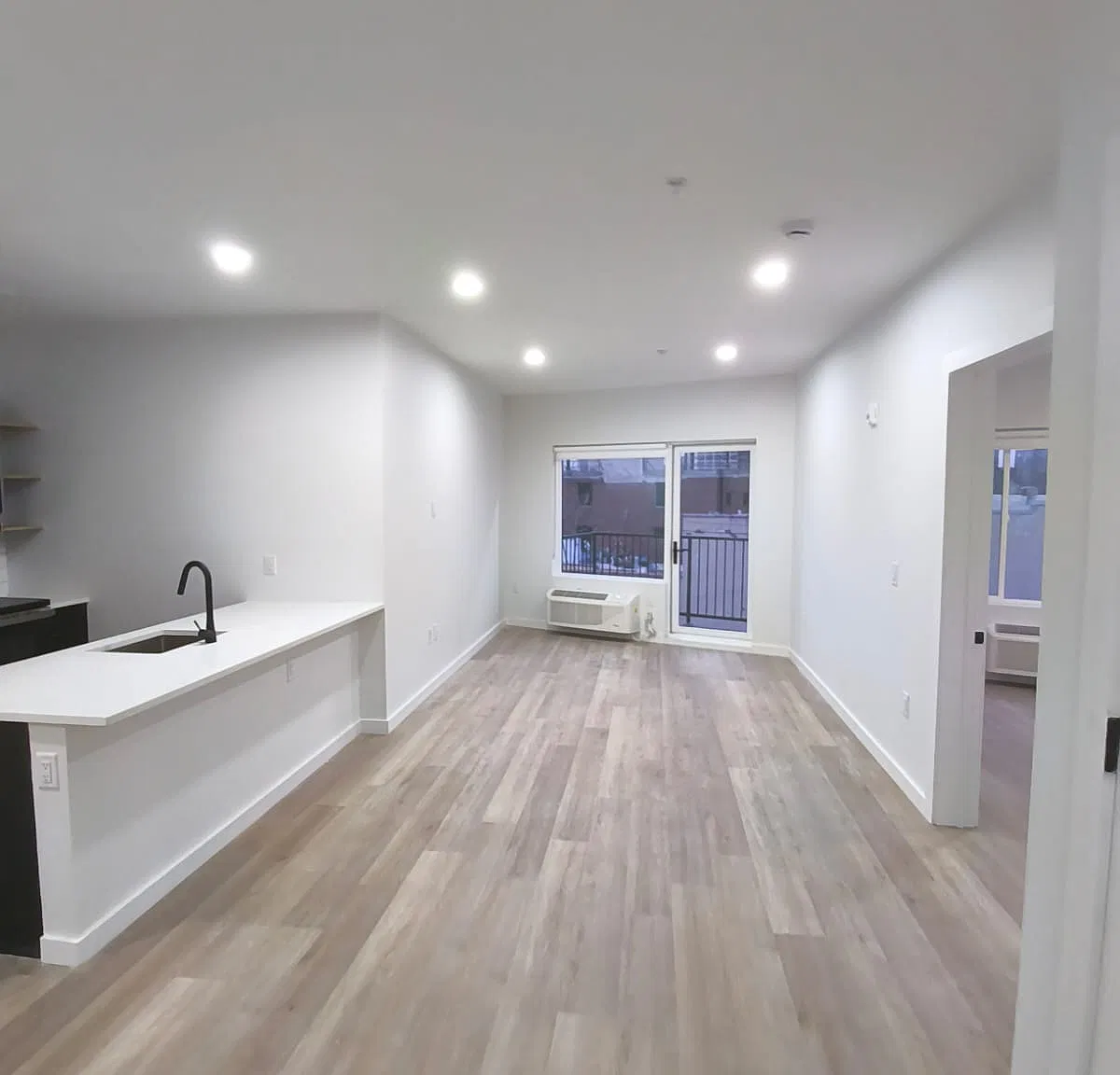 1 bed, 627 sqft, $2,000 — Photo 2