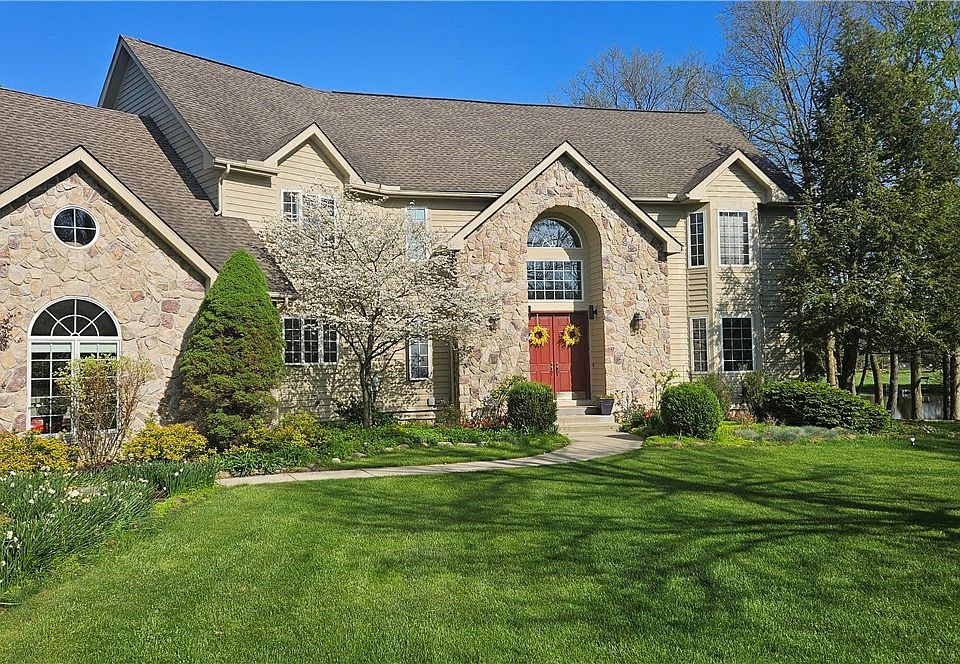 1st image of 158 Boston Lake Dr