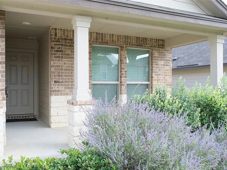 109 Gunther Way — Photo 2