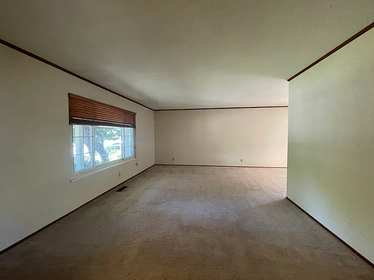 4935 Massachusetts Dr — Photo 13
