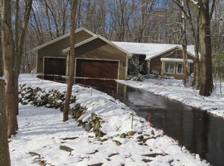 7217 Hawthorn Valley Ave, Kalamazoo, MI 49009