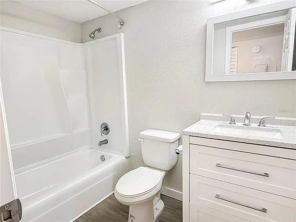 208 N Halifax Ave — Photo 1