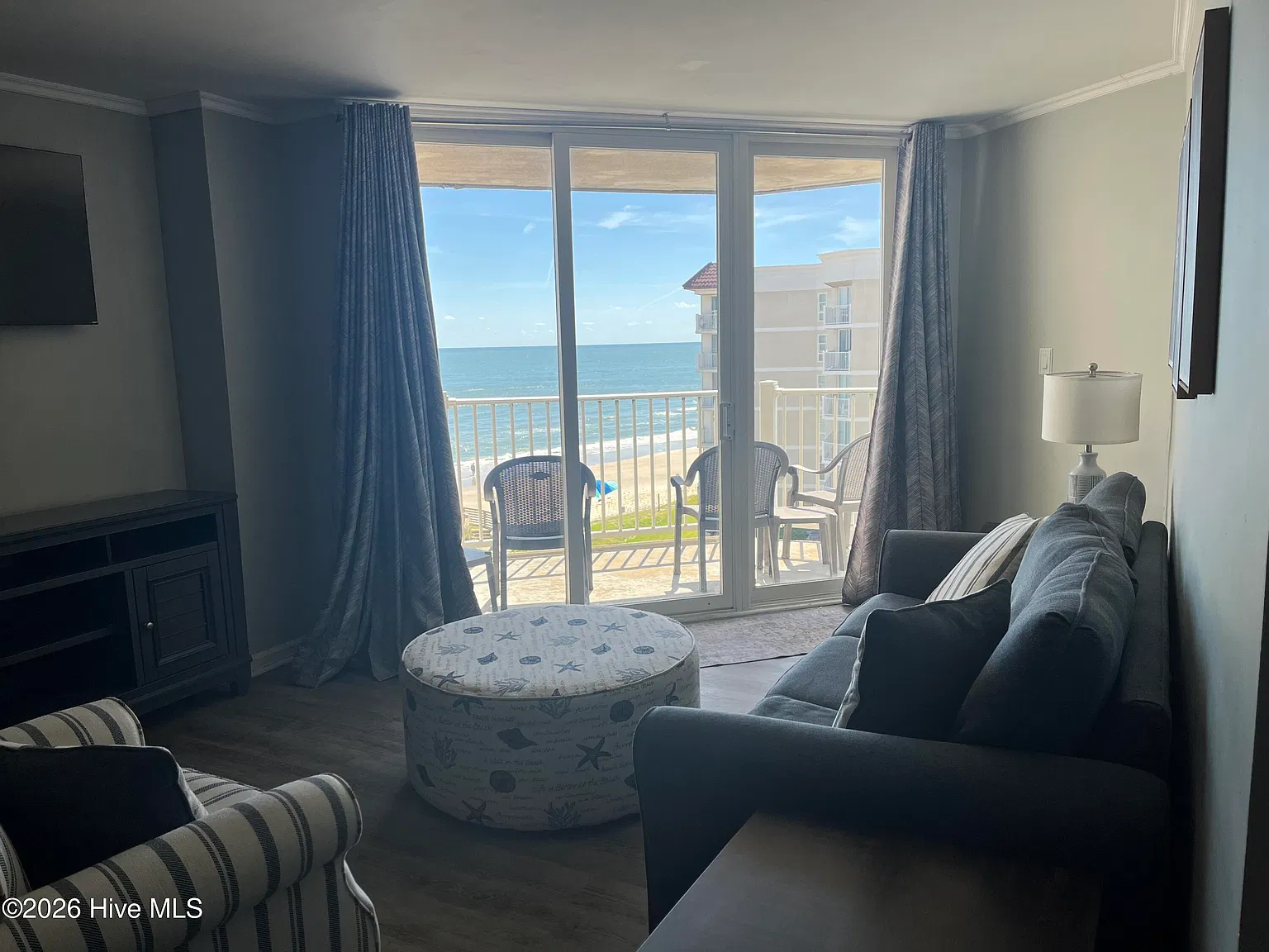 2 bed, 2.0 bath, $2,300 — Photo 2