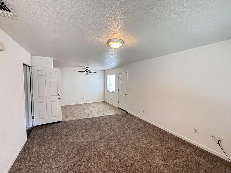 513 N Riverside Dr #1 — Photo 18