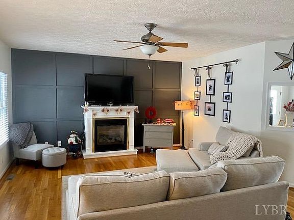 2nd image of 117 Kings Grant Dr