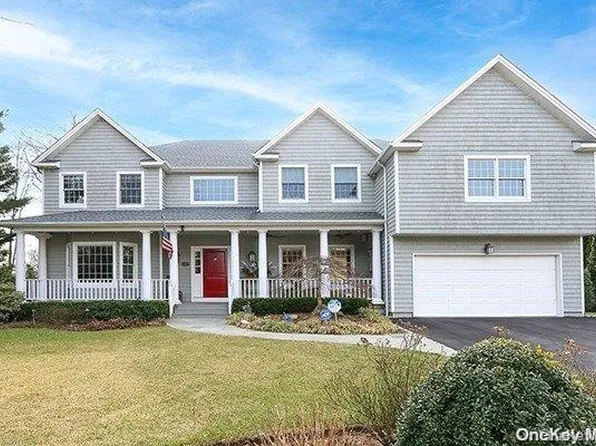 60 Eastwoods Court, East Hills, NY 11576