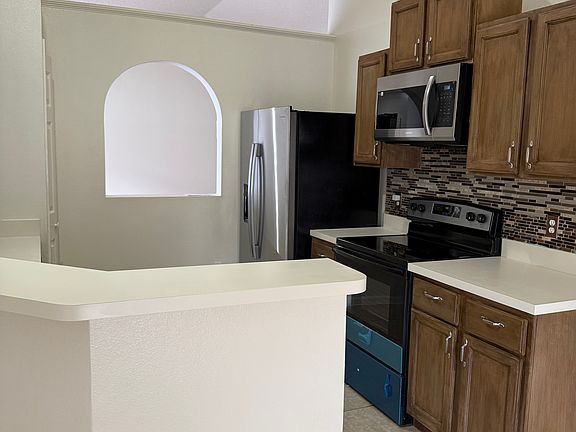 3rd image of 11606 Purple Lilac Cir