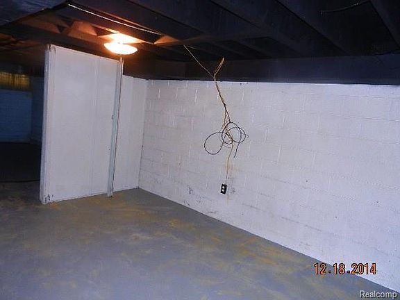 3rd image of 524 E Pearl Ave