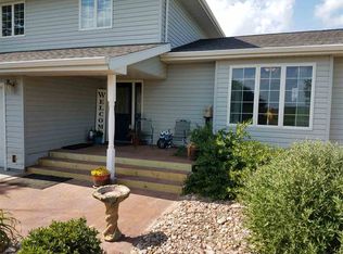 10647 W Platte Valley Rd, North Platte, NE 69101