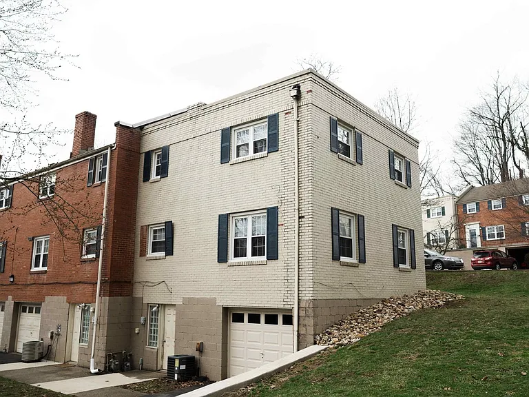 112 Hilands Pl — Photo 8