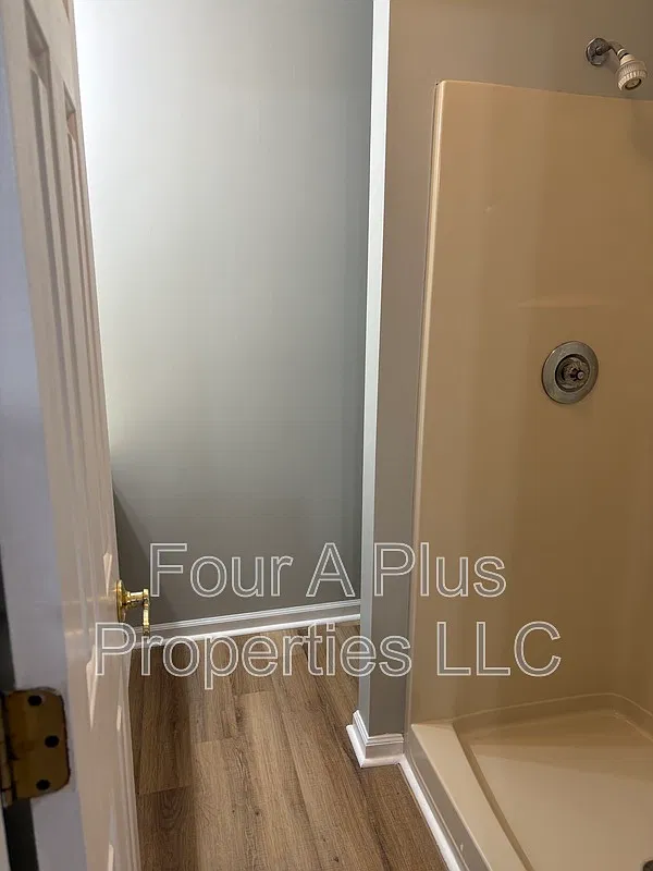 3 bed, 2.5 bath, $1,795 — Photo 2