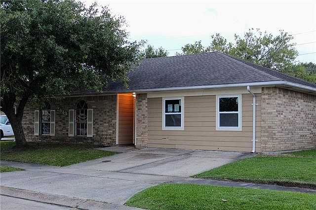 1st image of 2913 Sherwood Dr