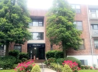 41 Stoner Ave #2L, Great Neck, NY 11021