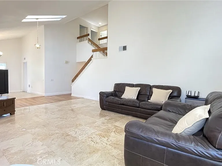 2085 Arbor Cir — Photo 9