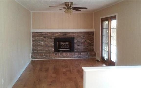 3rd image of 11901 Blackhawk Cir