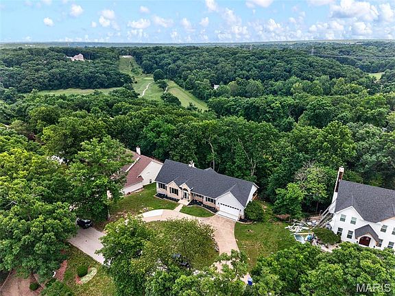 2nd image of 5032 Oak Bluff Dr