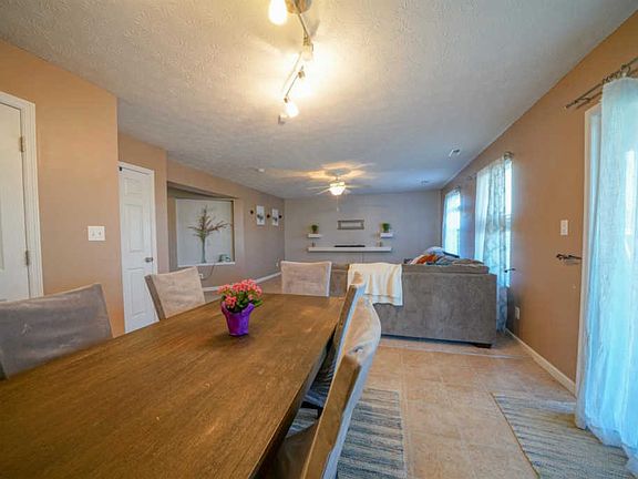 3rd image of 207 Governors Ave