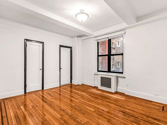 3rd image of 208 W 23rd St APT 707