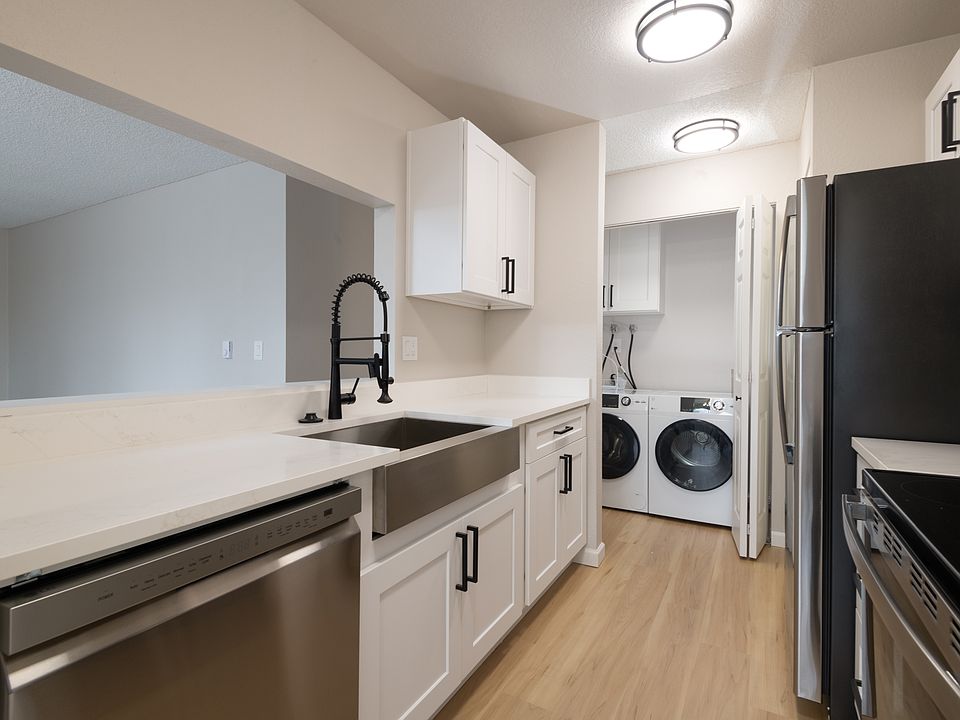 1st image of 10844 NE 68th St