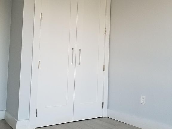 5th image of 975 Liberty Ave #2G