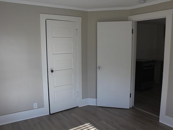 3rd image of 1325 E Holmes St APT 3