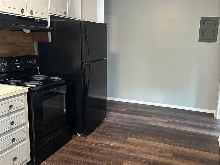 1310 Queens Rd #B — Photo 6