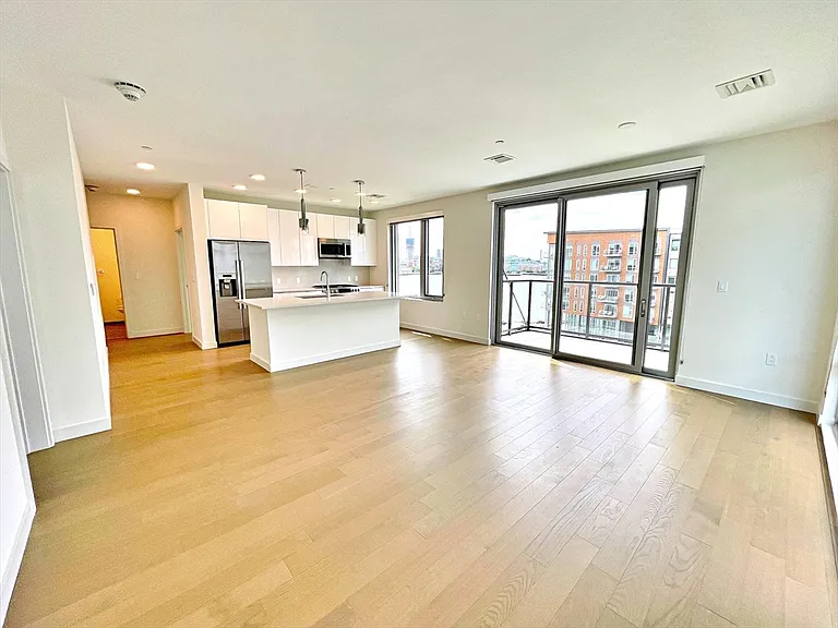 45 Lewis St #518 — Photo 10