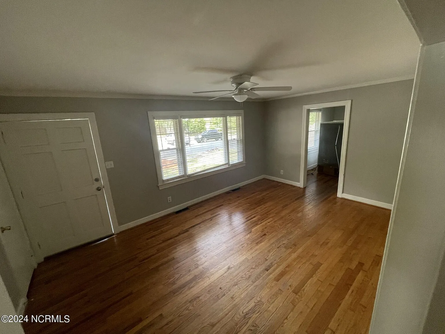 3 bed, 1.0 bath, 1288 sqft, $1,600 — Photo 4