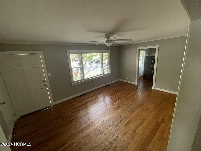 1612 Longwood Dr — Photo 4