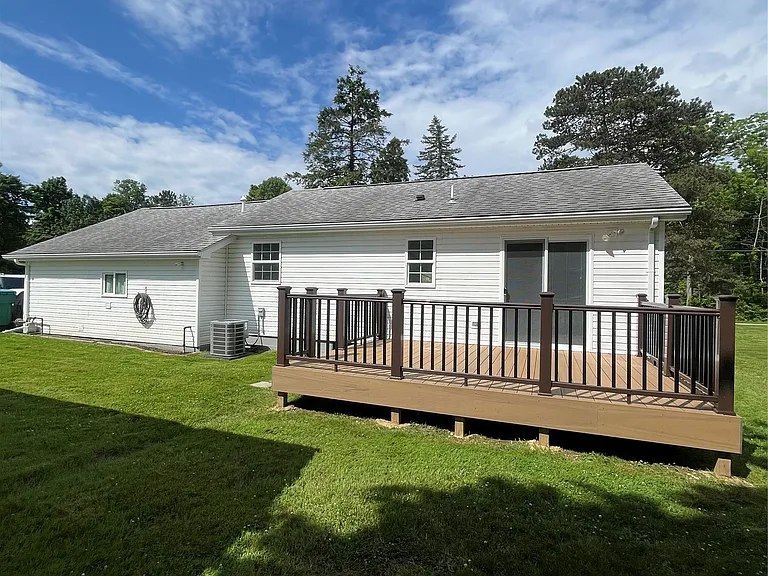 1261 Avonia Rd — Photo 16
