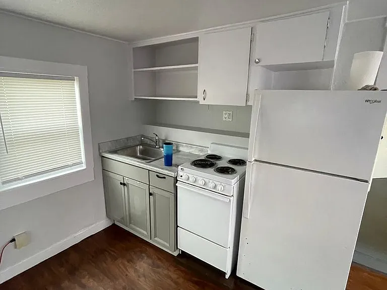 1524 Ballard Park Dr — Photo 6