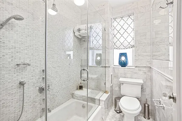 Sold by Compass | media 18