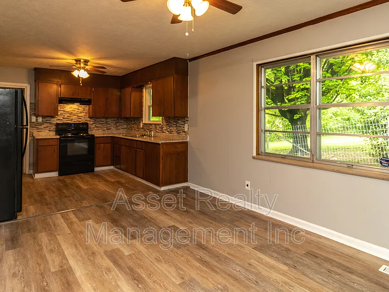 2313 Brice St — Photo 10