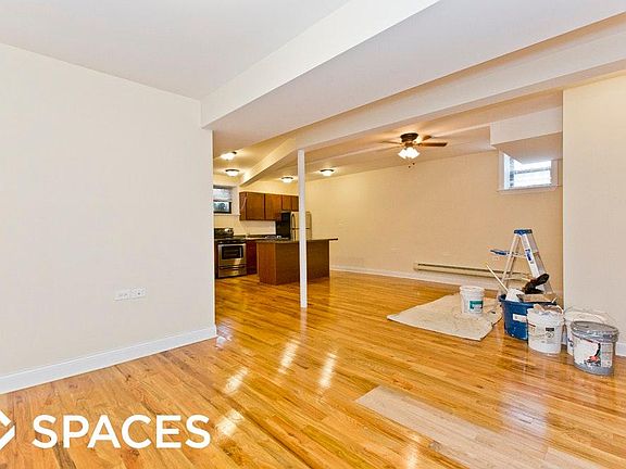 4th image of 1115 W Oakdale Ave #1127A2
