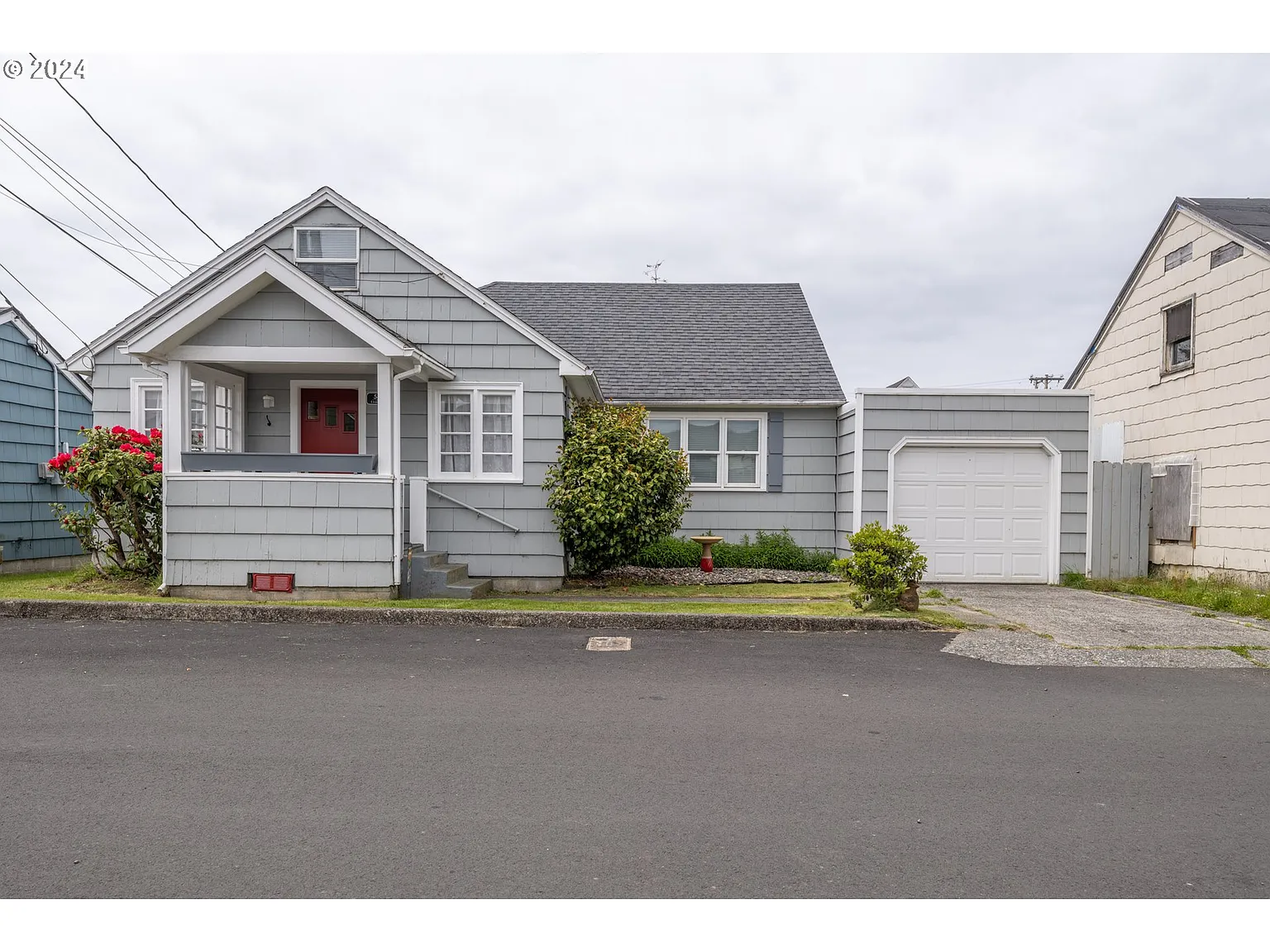 540 Irvine Pl photo 1