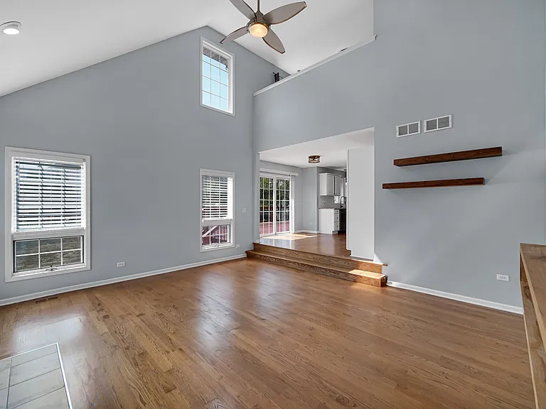310 Cornwall Cir — Photo 8
