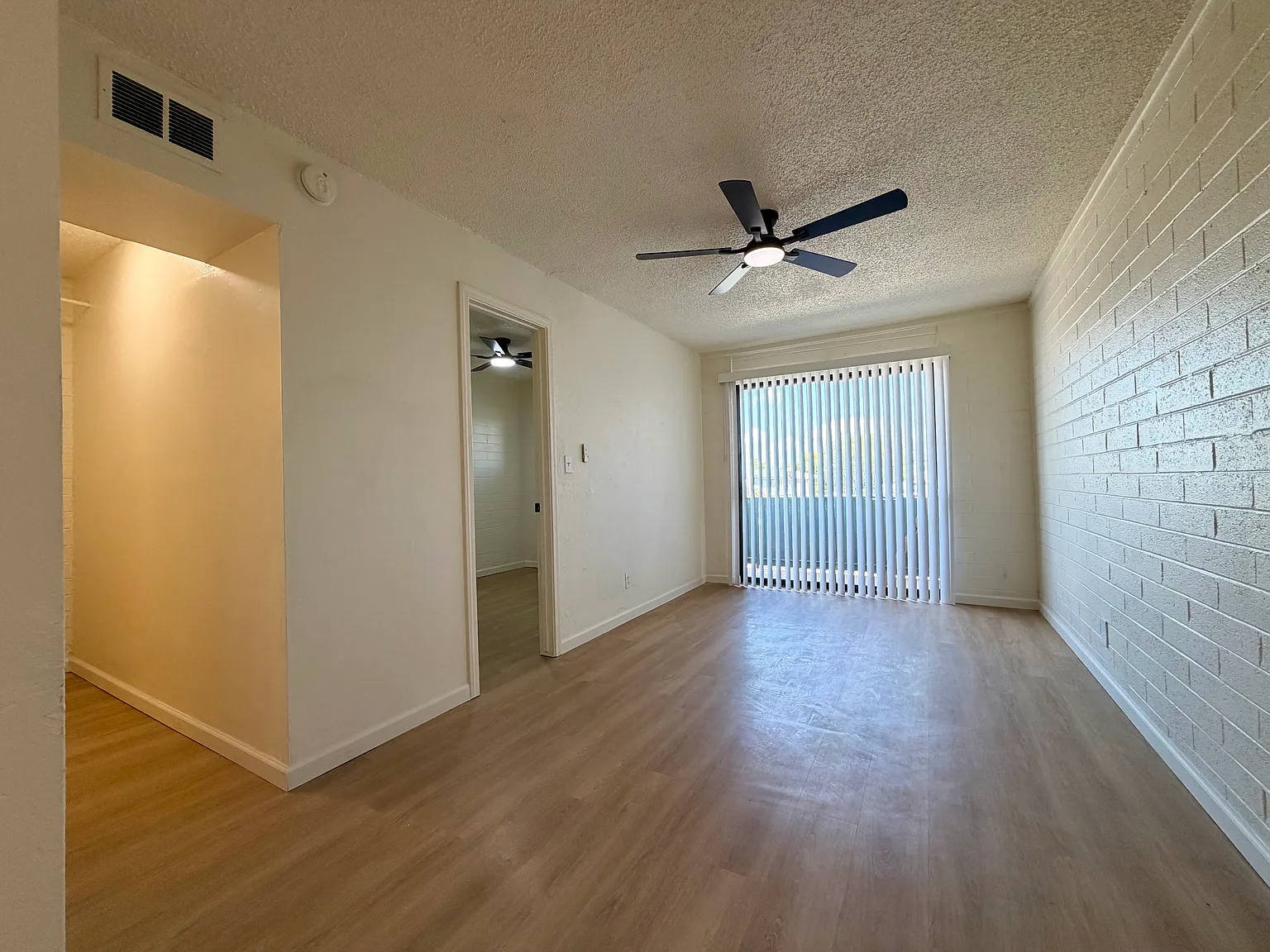 1 bed, 500 sqft, $899 — Photo 4