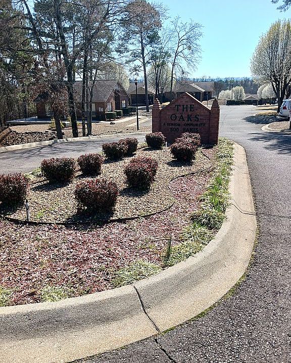 The Oaks Community