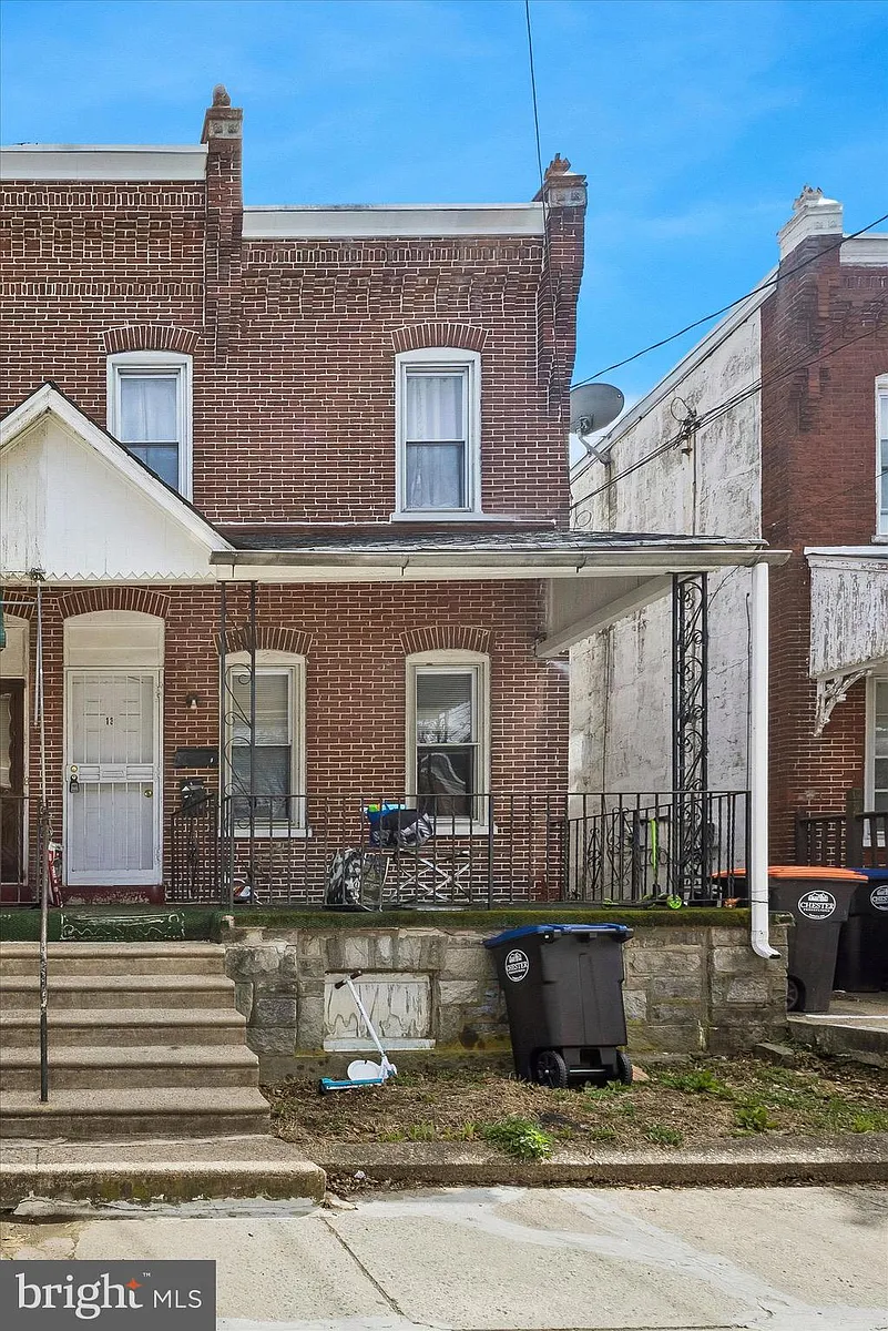 Building Photo - 13 E 21st St #A
