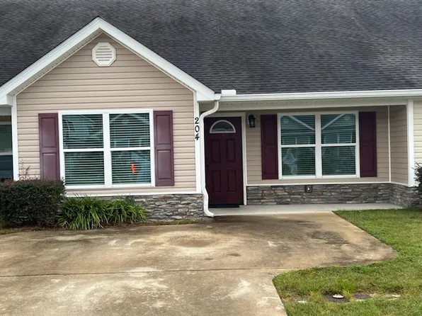 204 Joshua Cir, Brunswick, GA 31525