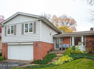 1121 Knollwood Rd, Deerfield, IL 60015