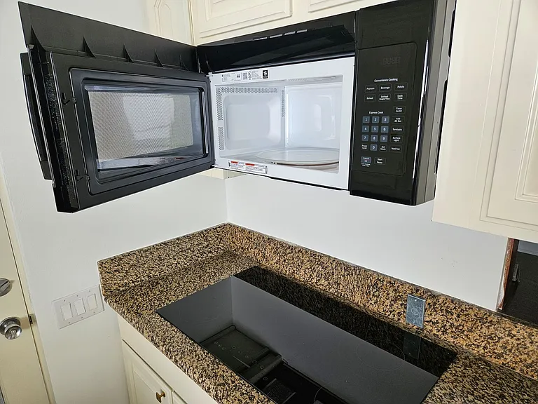 3657 Broadmoor Blvd — Photo 22